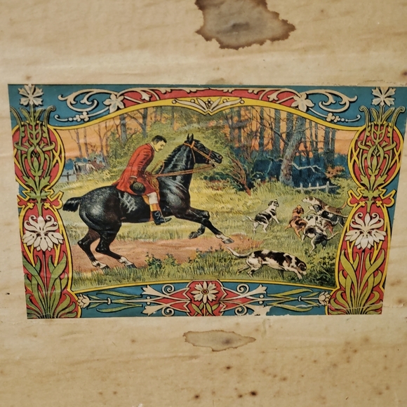 Antique steamer trunk - Picture 3 of 4